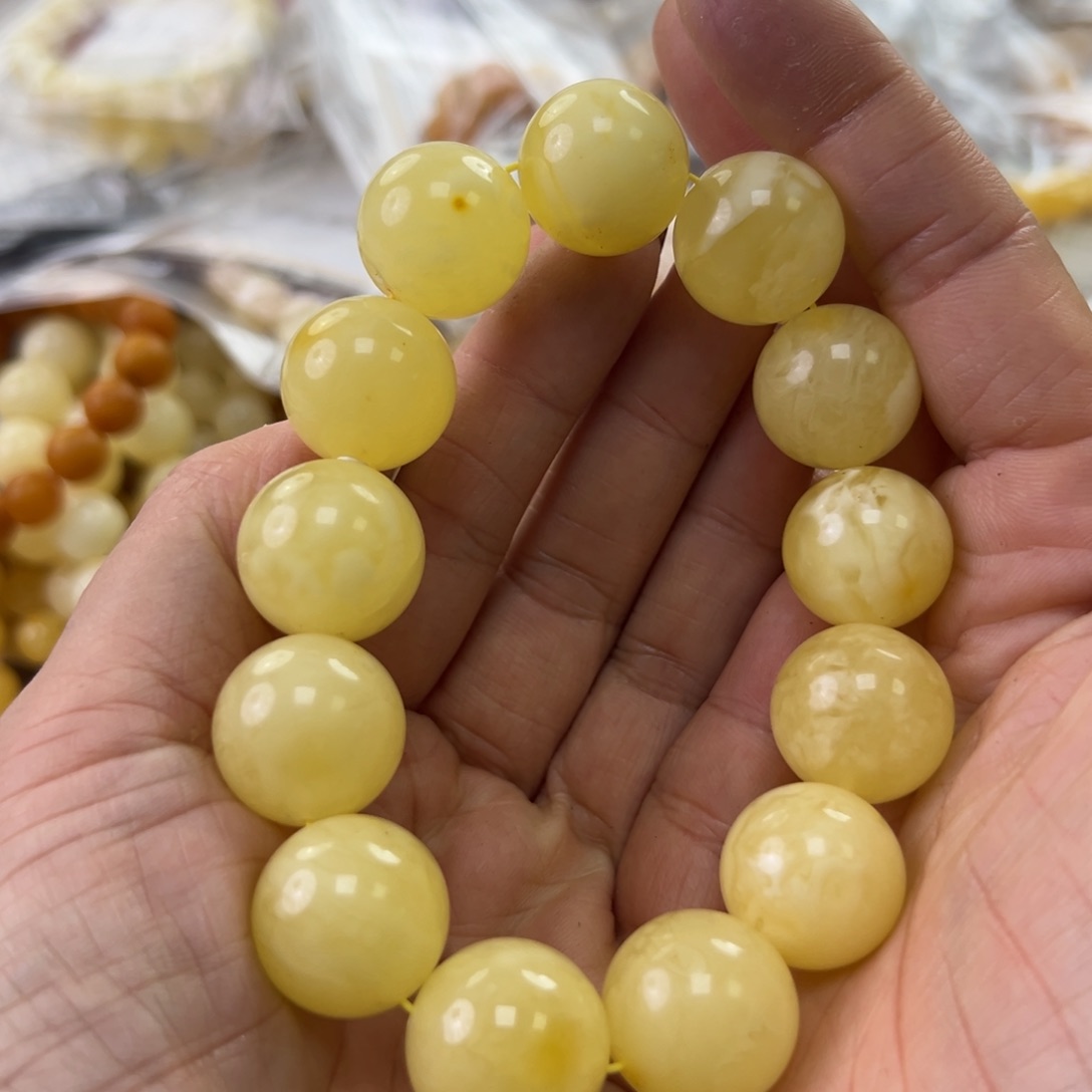 琥珀珠宝奇石未镶嵌