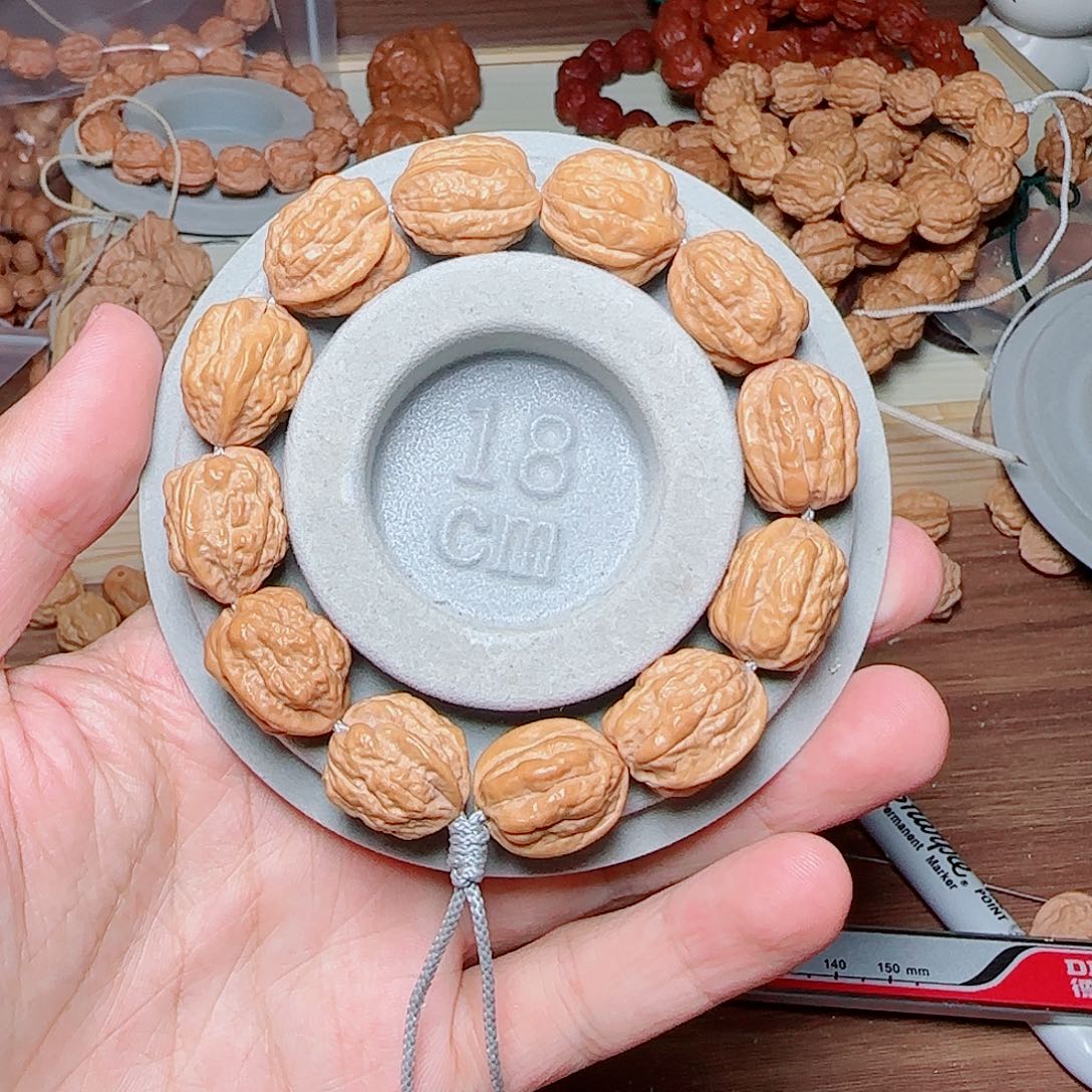 写***业文玩核桃手串金蟾蛤蟆头手串16尺12颗