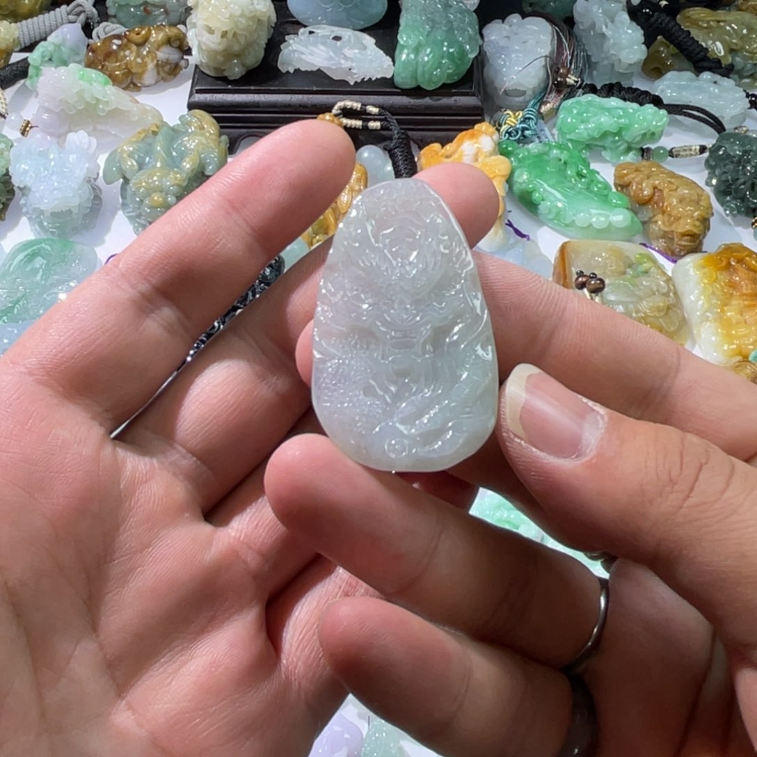 翡翠颈饰未镶嵌天然