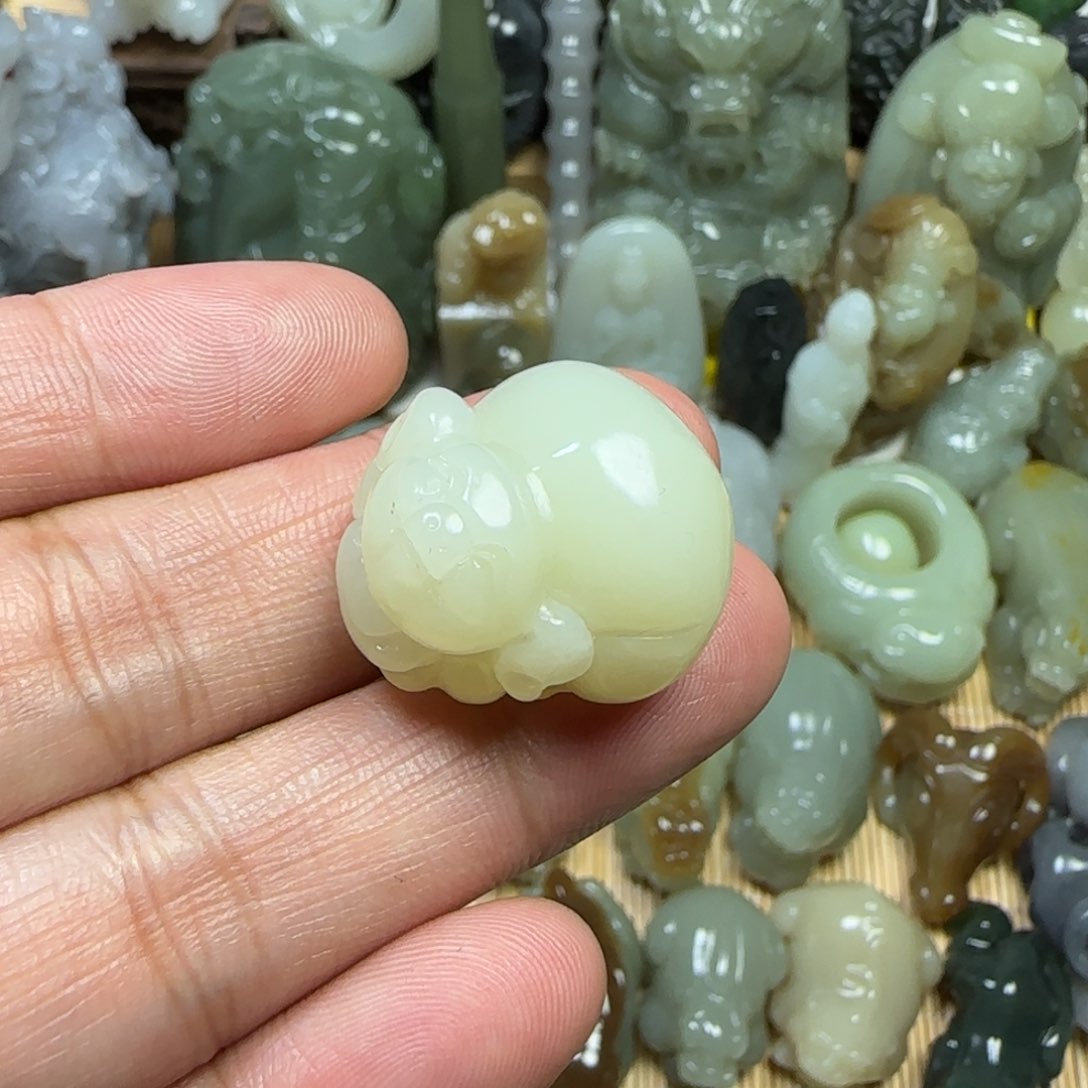 未镶嵌和田玉挂件