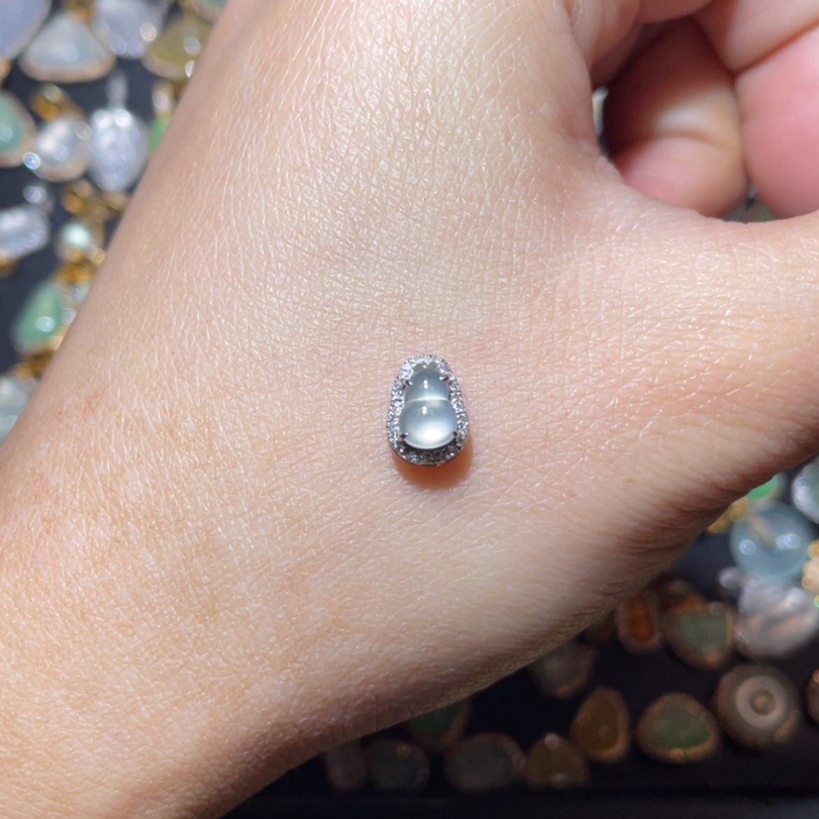 【闪购商品】翡翠吊坠(不含链)18K金镶嵌