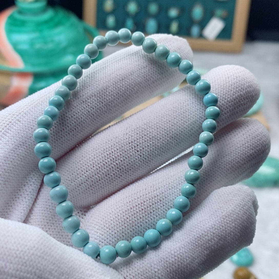 绿松石颈饰未镶嵌