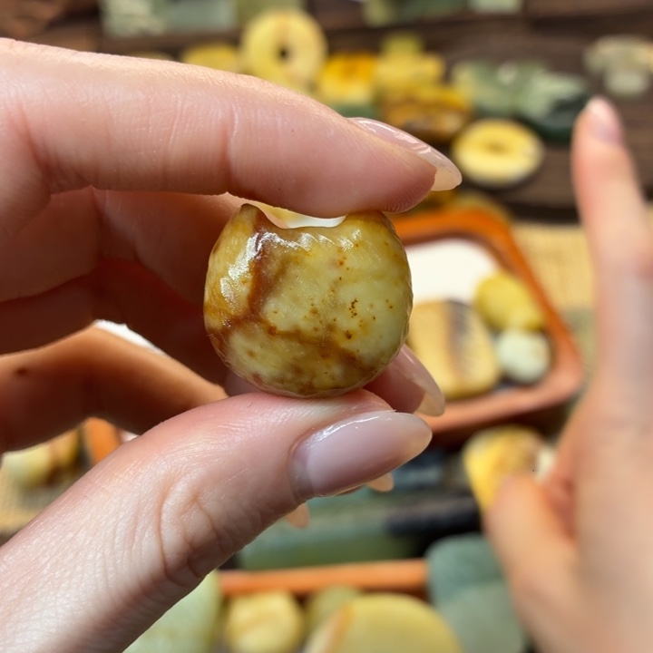 可****蛇纹石玉未镶嵌颈饰