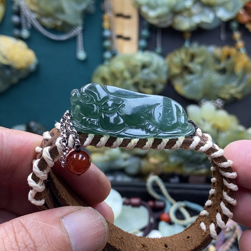 【闪购商品】未镶嵌岫玉手牌