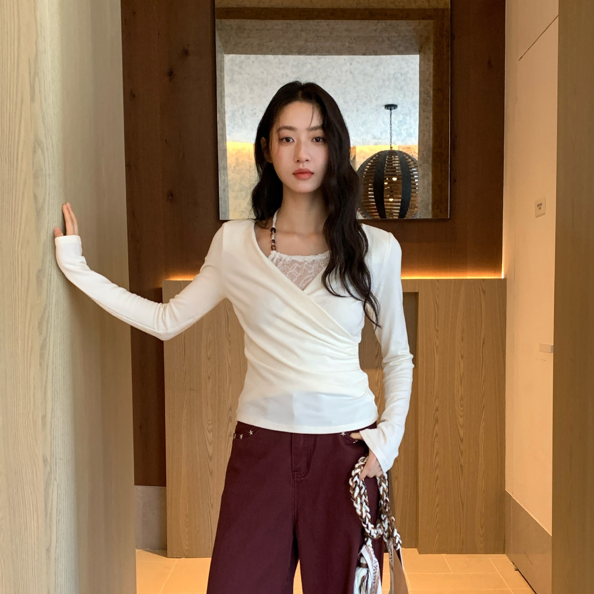 广州十三行25秋纯欲风性感拼接蕾丝修身挂脖长袖T桖女F6877