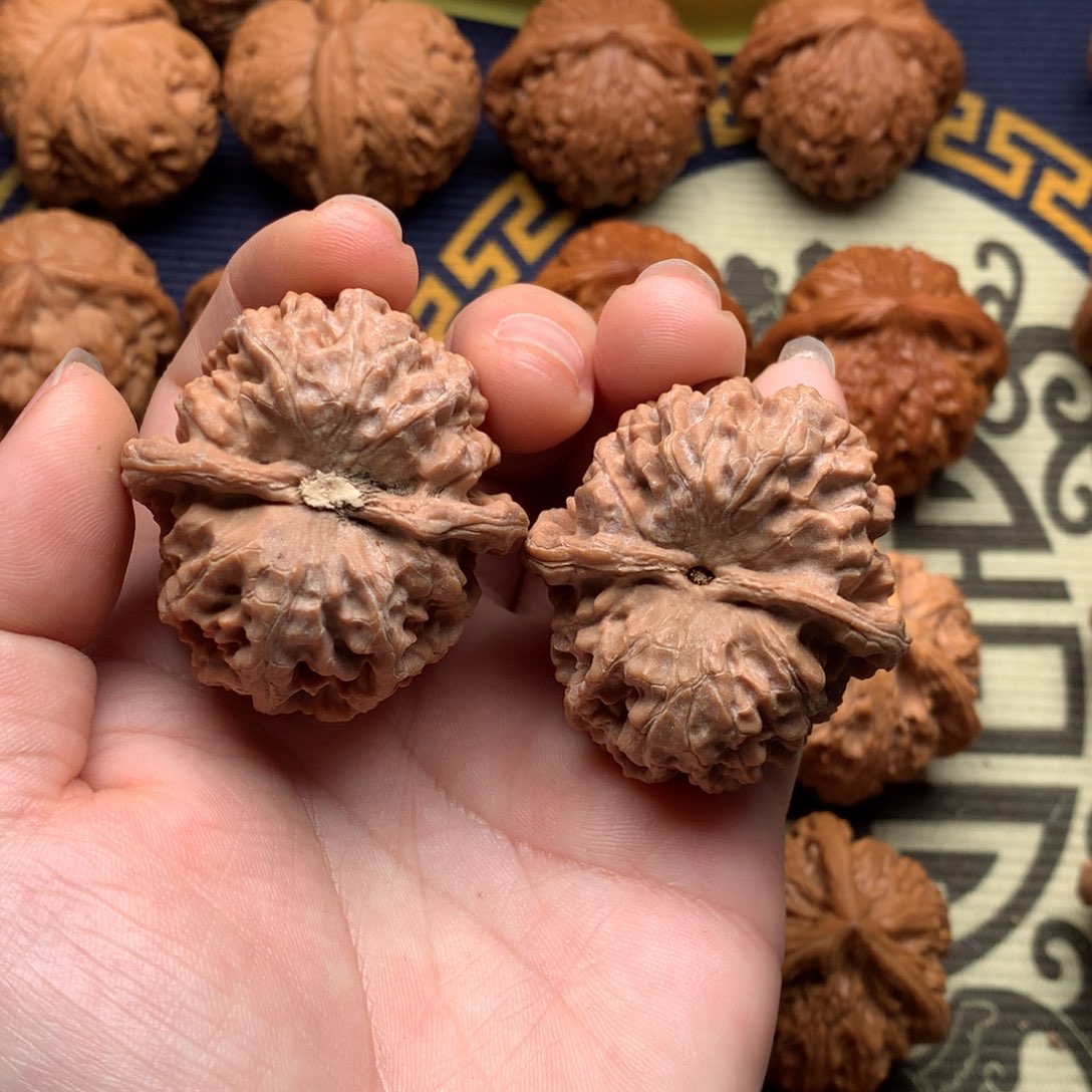 文玩核桃吊坠金钉元宝42