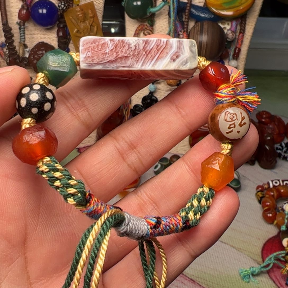 玛瑙/玉髓颈饰未镶嵌