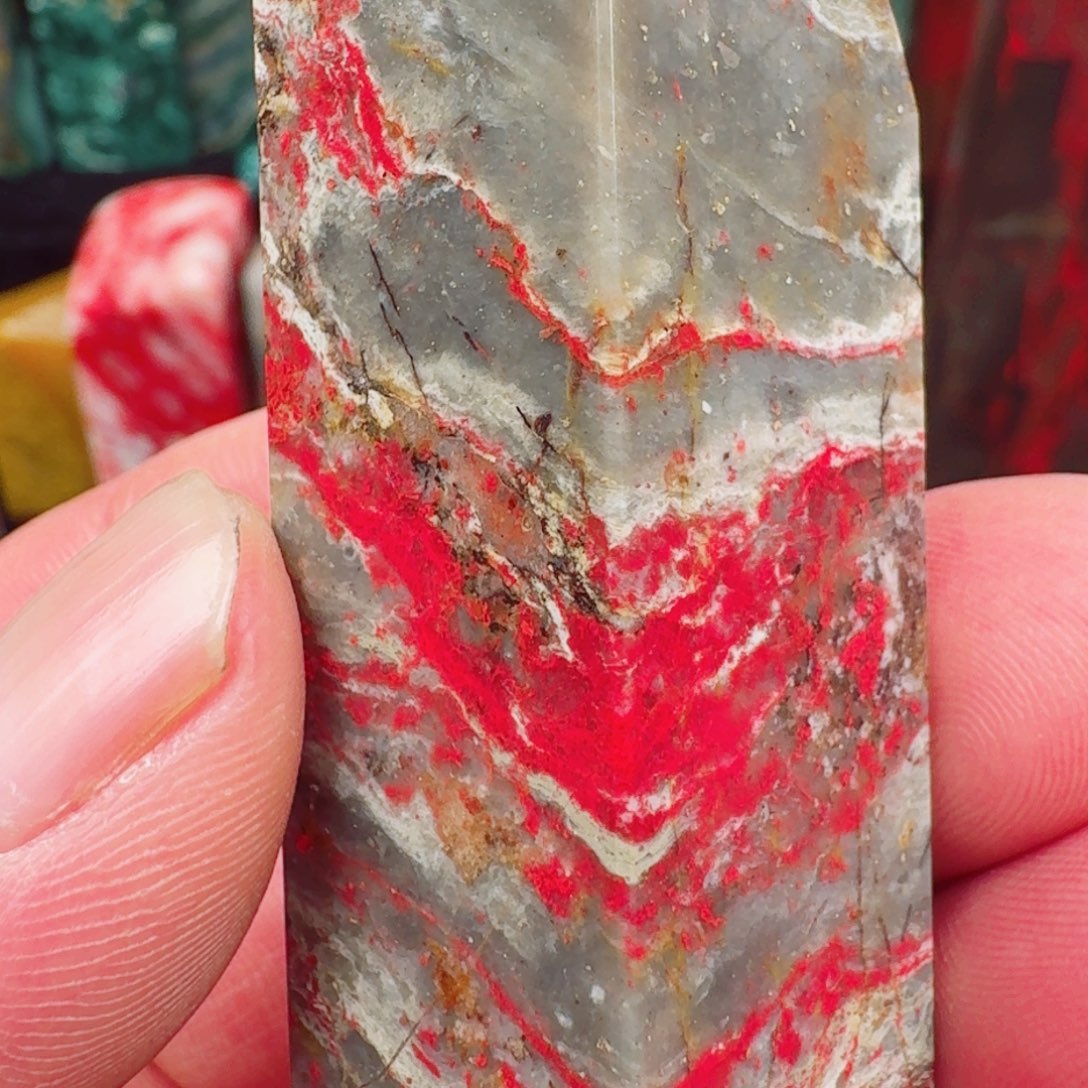 昌化鸡血石牛角地