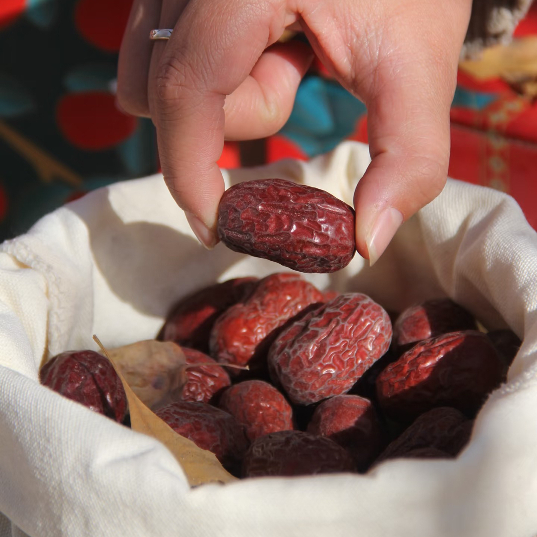 新疆产地溯源新疆特级灰枣二斤装