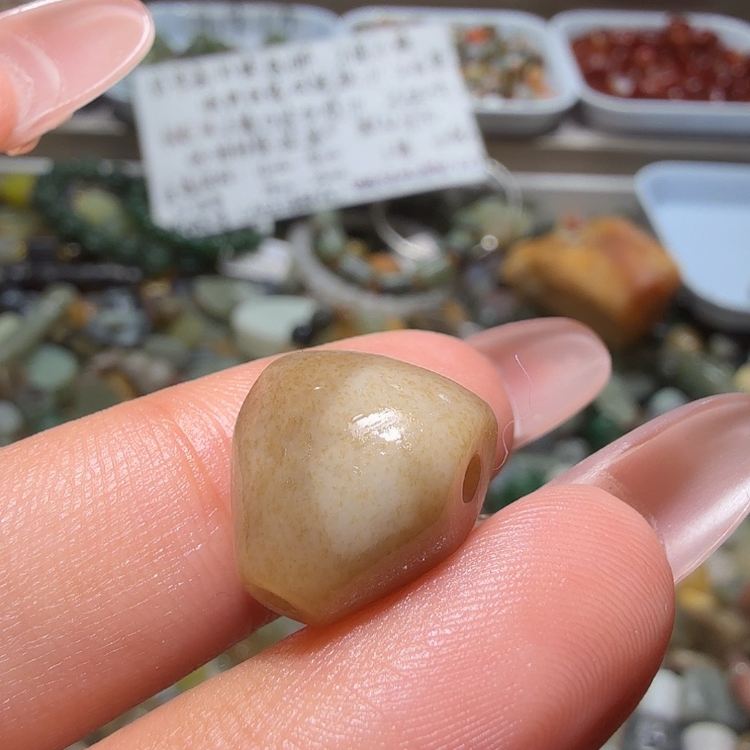 和田玉未镶嵌珠宝奇石