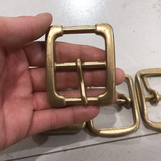 月***庄闪电购铜摆件工艺品
