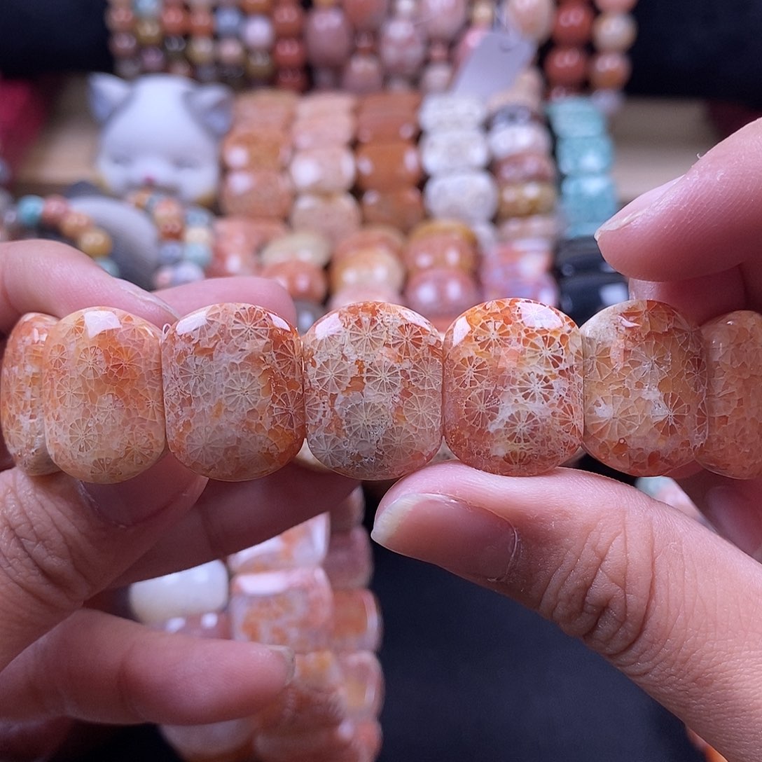 硅化珊瑚（珊瑚玉）手牌未镶嵌69