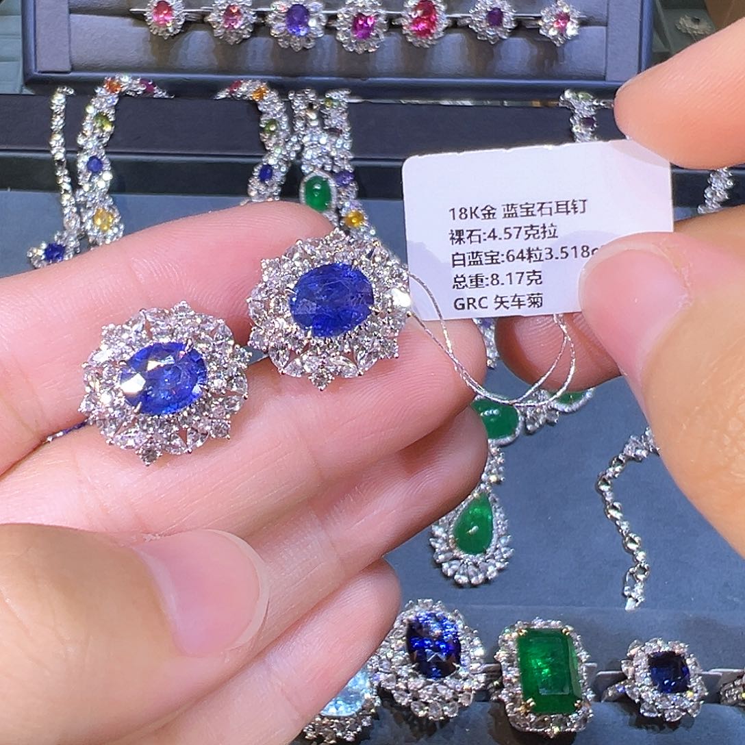 蓝宝石耳钉18K金镶嵌