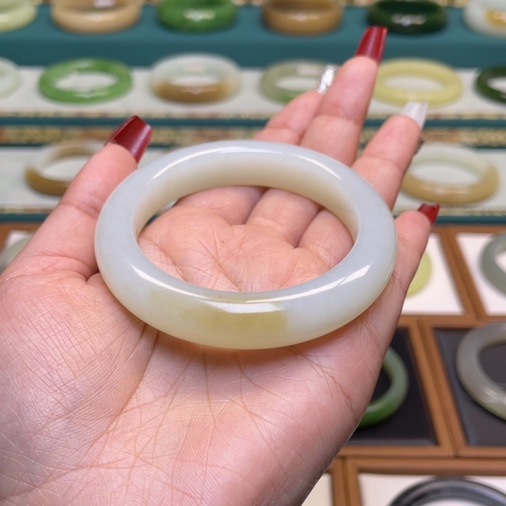 和田玉手镯未镶嵌53