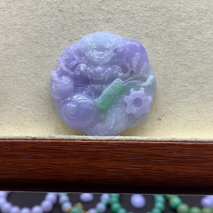 翡翠未镶嵌吊坠(赠链)