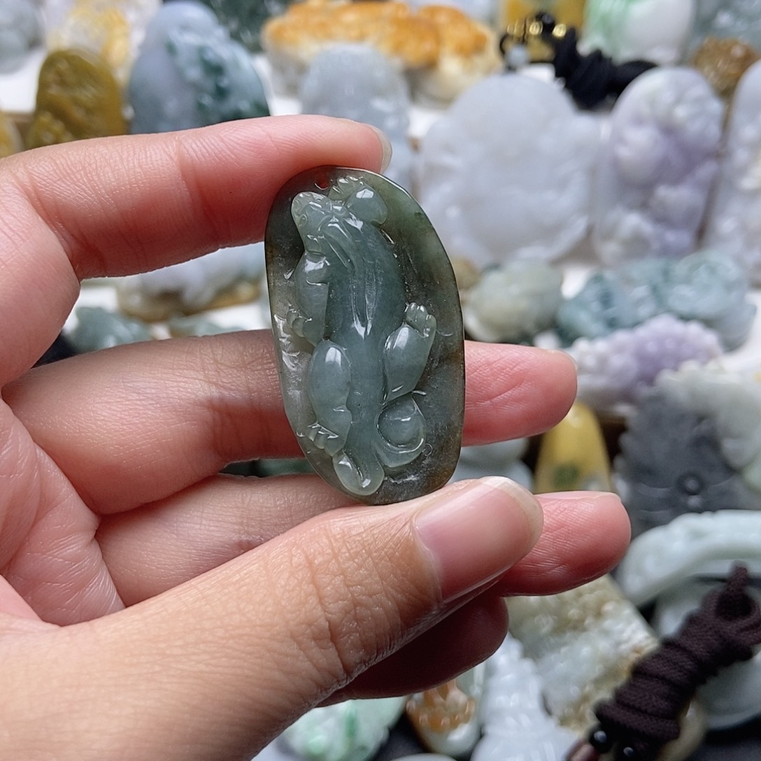 翡翠未镶嵌颈饰翡翠