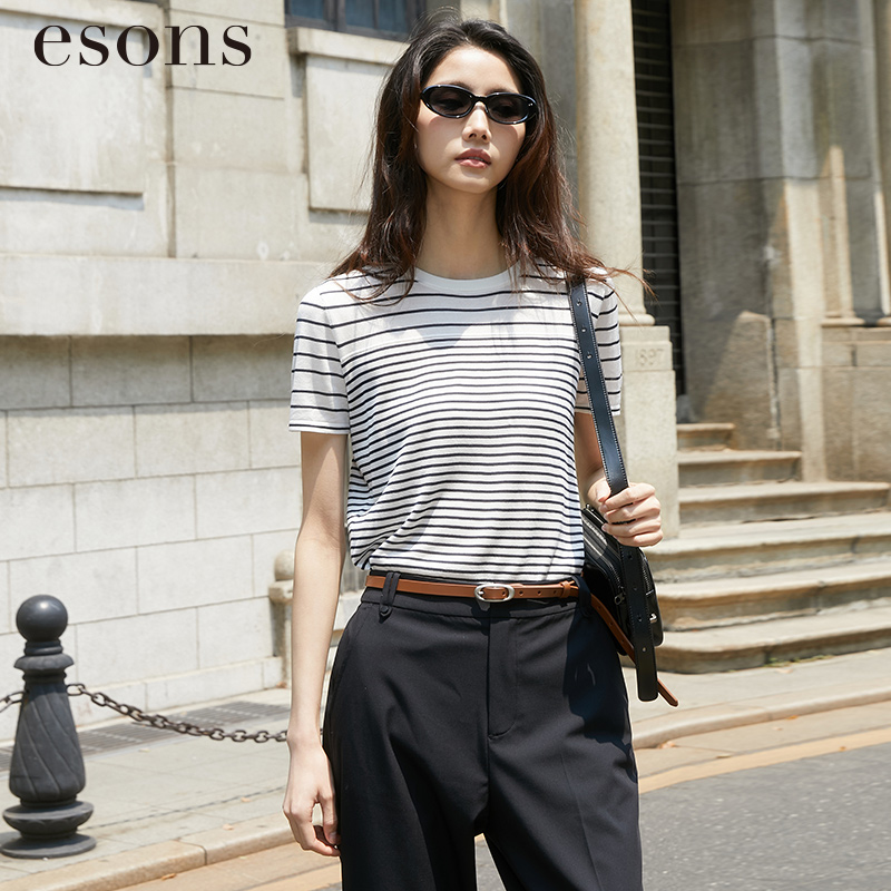 esons/爱城市【2025夏商场同款】条纹图案短袖套头针织衫36581900