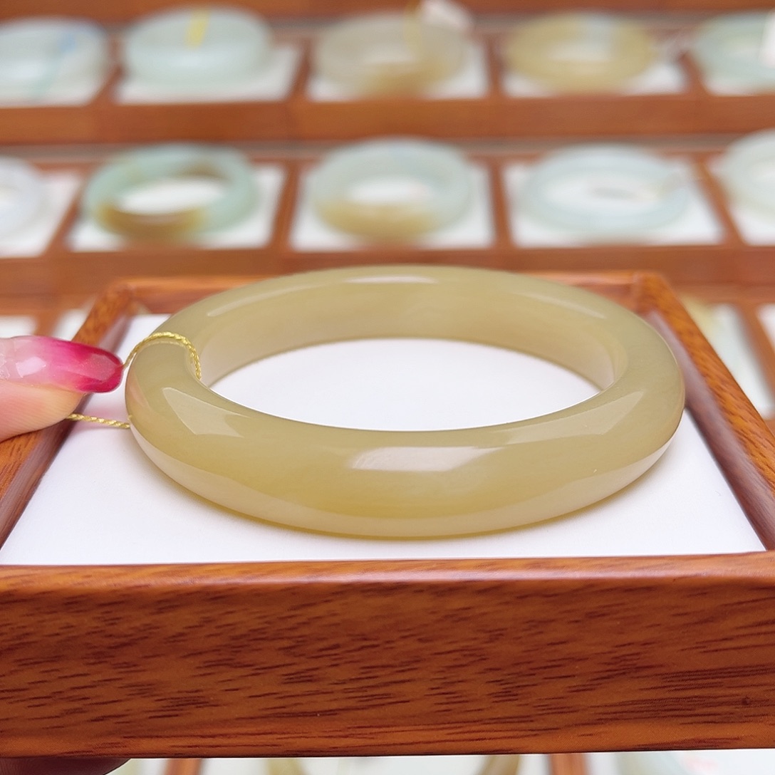 和田玉手镯未镶嵌58.6