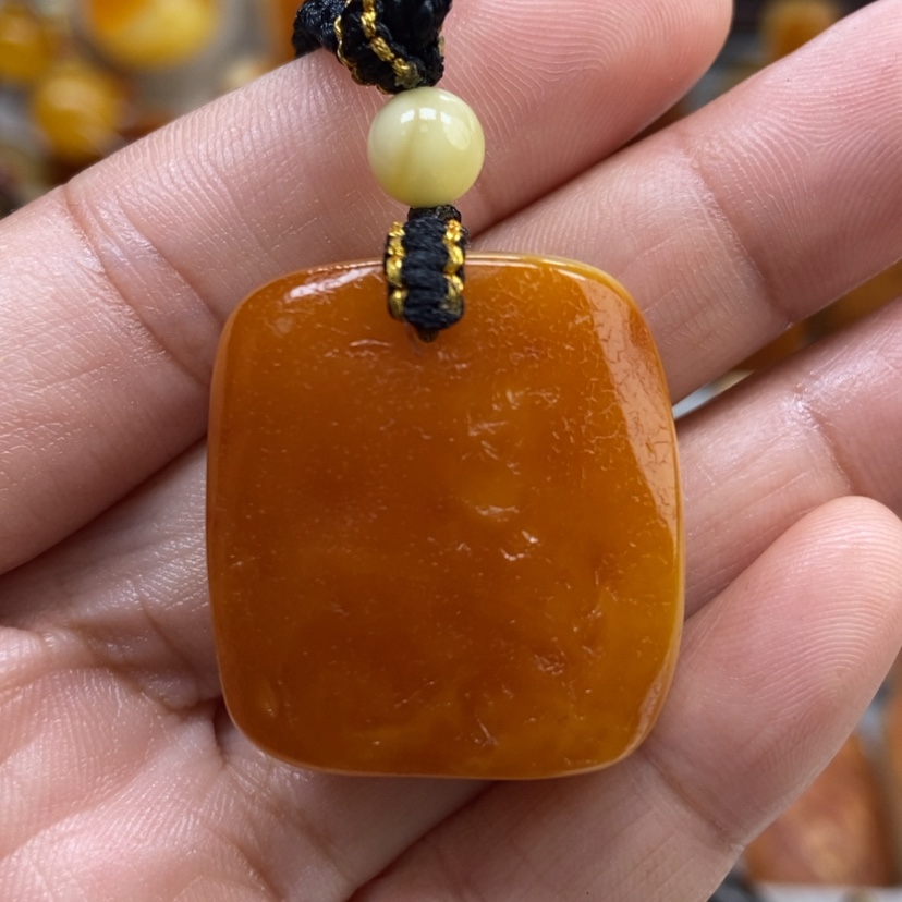 【闪购商品】琥珀颈饰未镶嵌