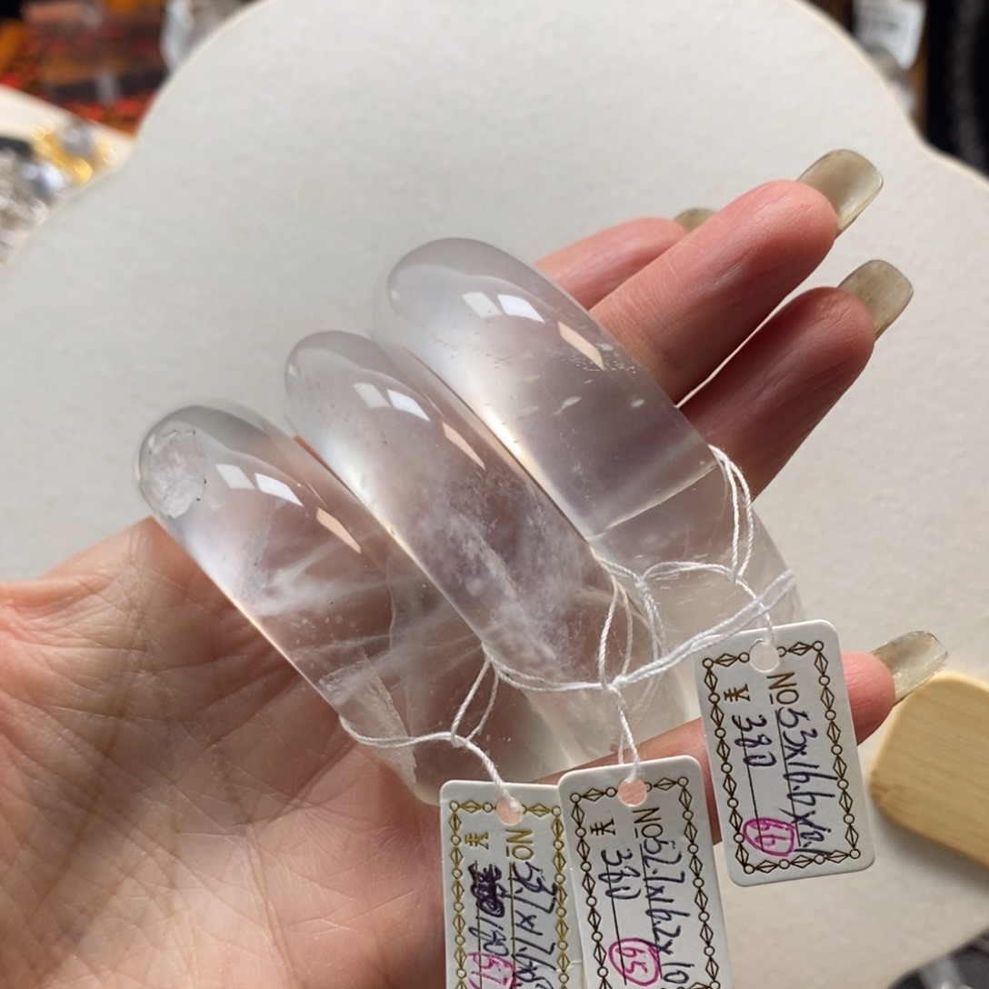 石英质玉未镶嵌手镯特价不退换有扣手