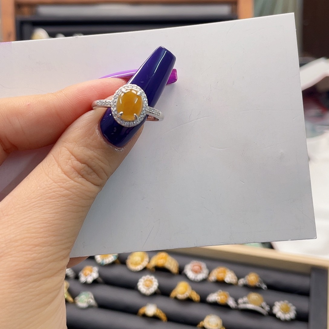 翡翠颈饰未镶嵌天然翡翠Ａ货