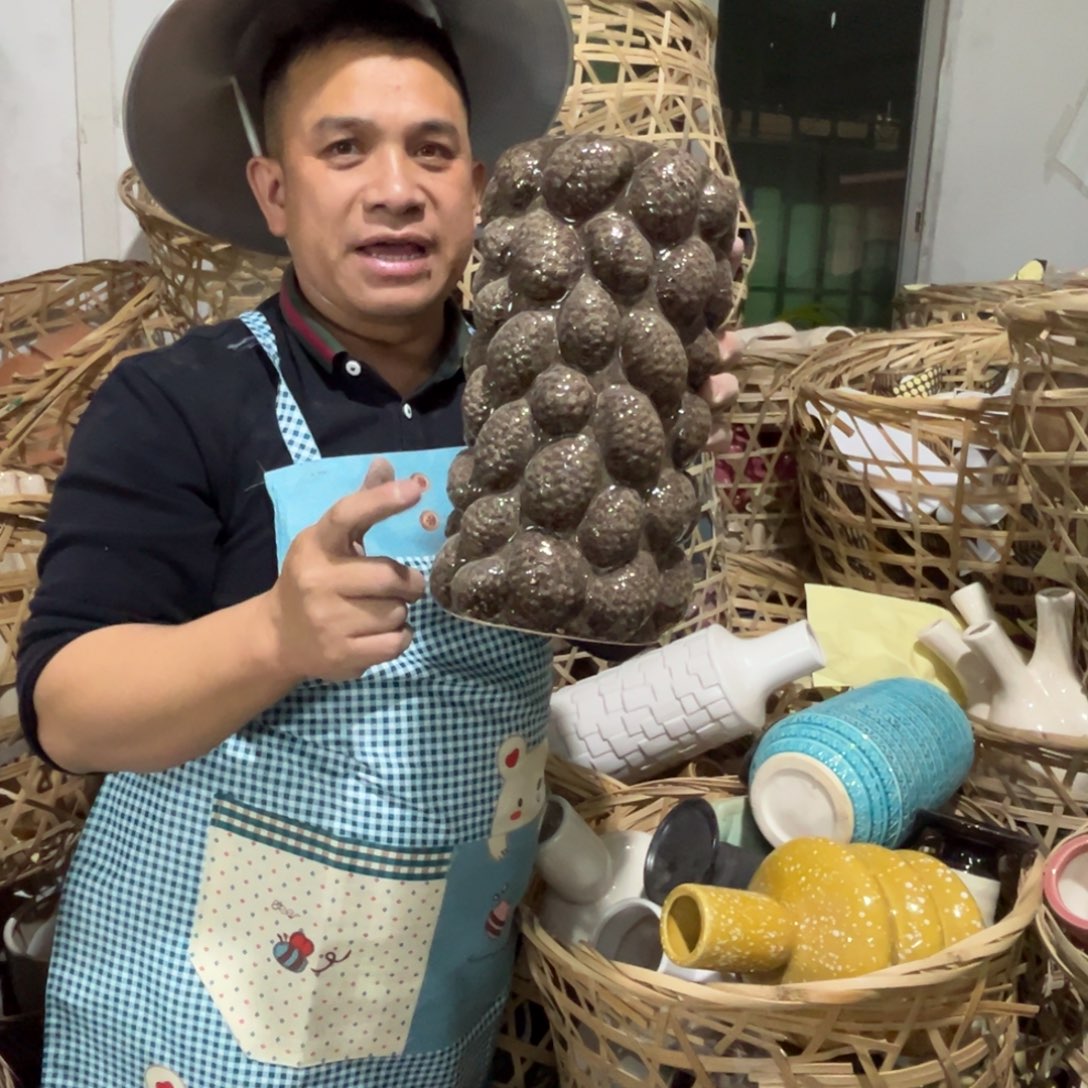 摆件41 号高中低温陶瓷瓶（部分微瑕）