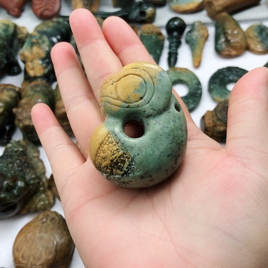 岫岩河磨玉（透闪石质玉）挂件未镶嵌