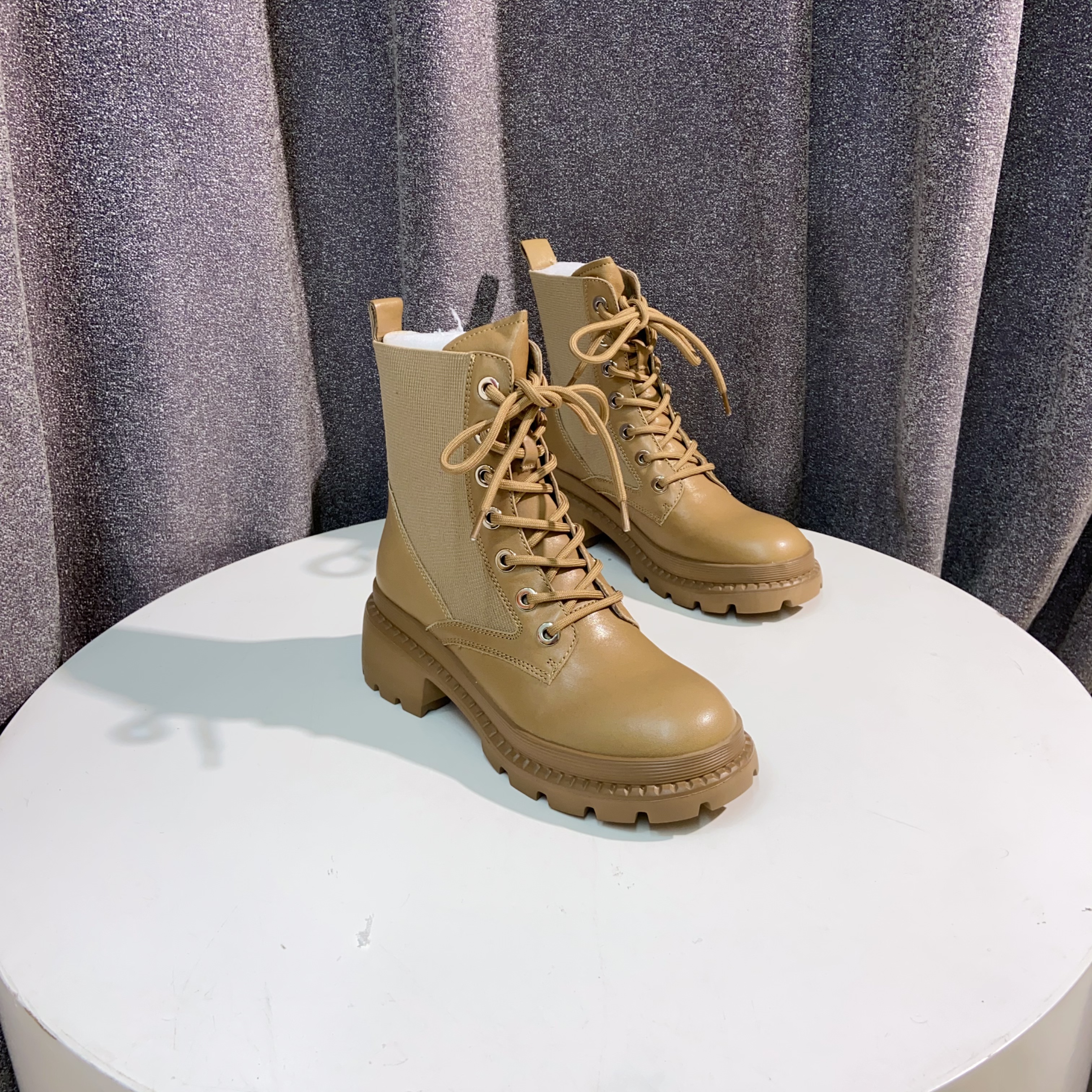 C1809  杏色 高端粗跟圆头真皮厚底短靴 马丁靴