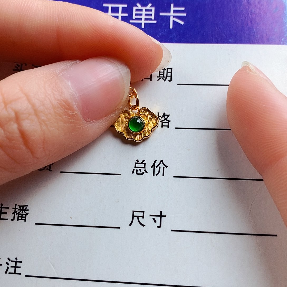 翡翠手链未镶嵌翡翠