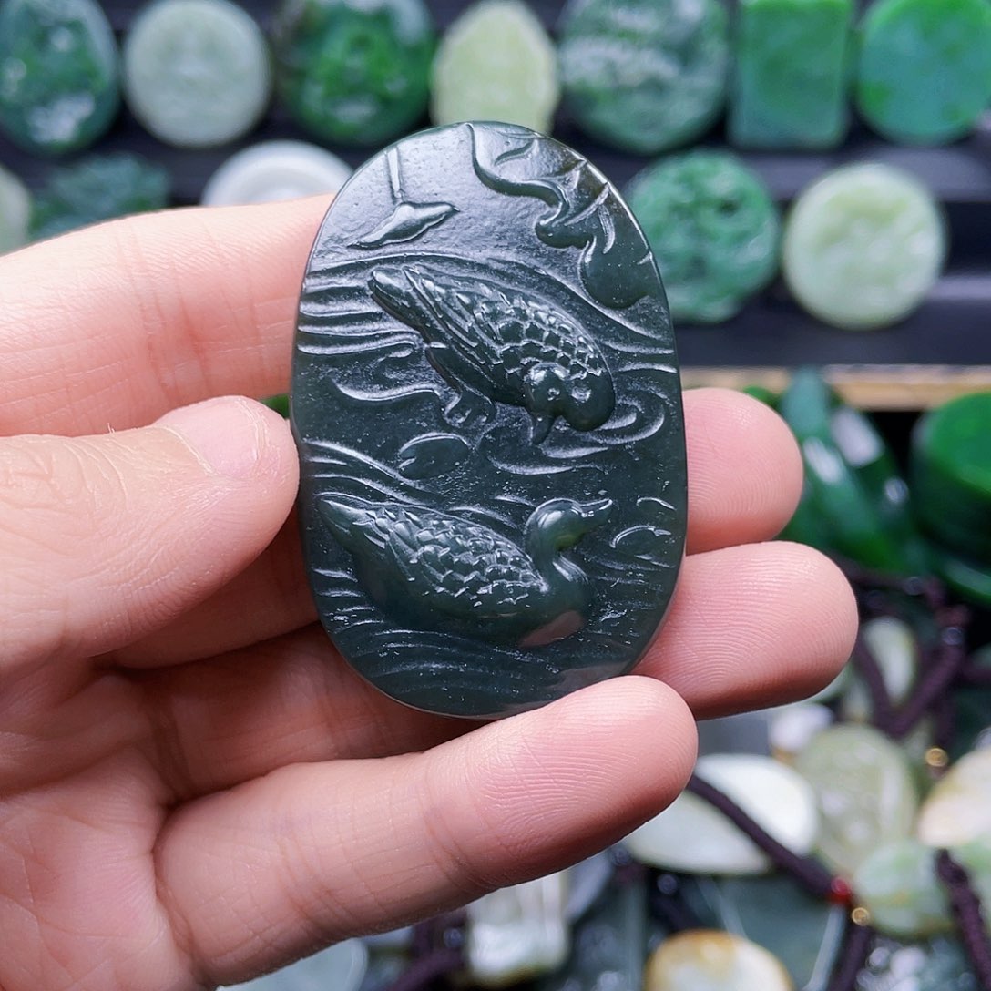 和田玉未镶嵌珠宝奇石