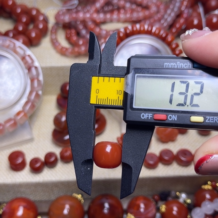 南红玛瑙未镶嵌手链老型