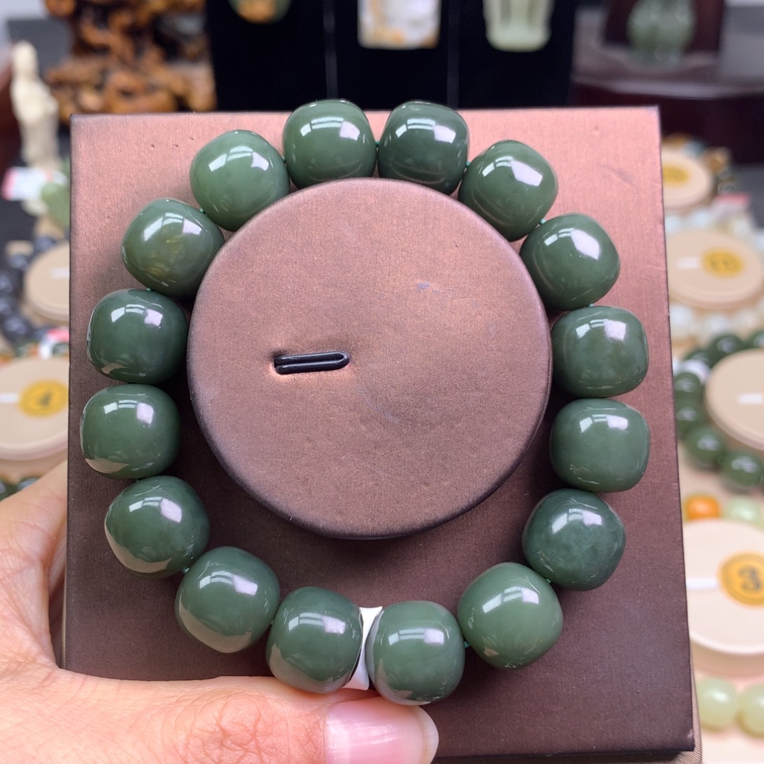 和田玉未镶嵌手串