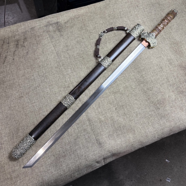 3281 龙泉昊天宝剑黑檀木白铜大马士革大漆鞘未开刃