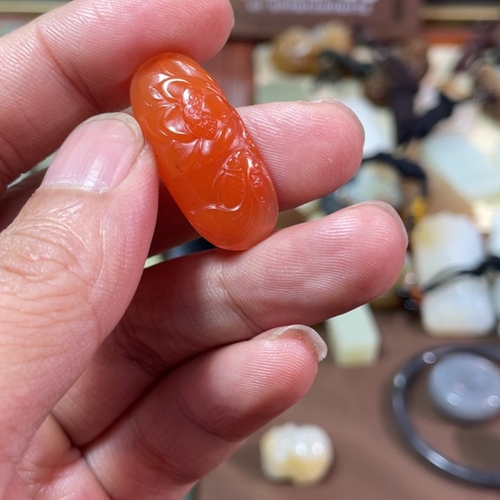 颈饰未镶嵌南红玛瑙