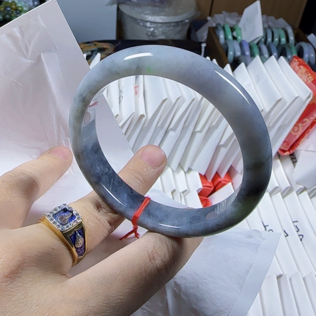 翡翠手镯未镶嵌胶乌鸡点翠（货头）