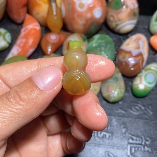 石英质玉珠宝半成品未镶嵌元*