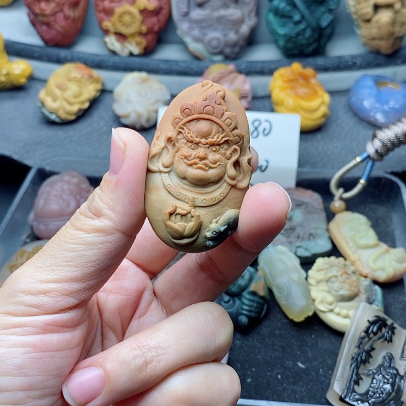 【闪购商品】定制石英质玉吊坠未镶嵌