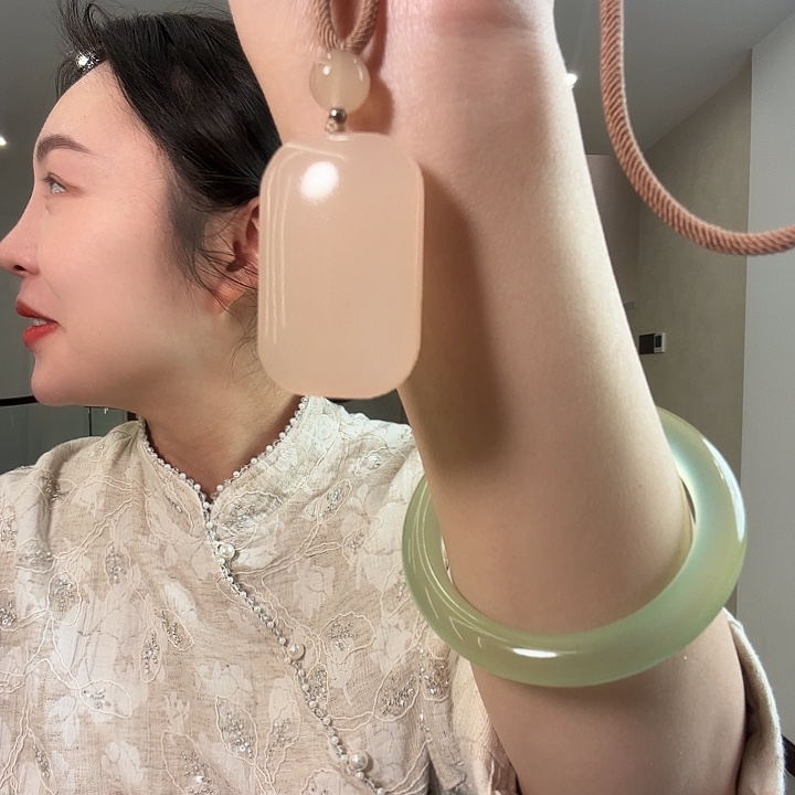 马***轩查罗石未镶嵌颈饰