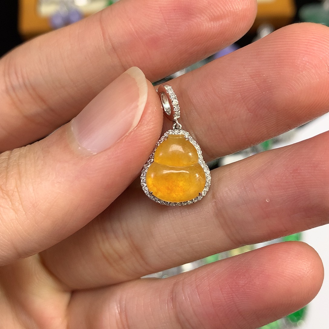 翡翠吊坠(不含链)18K金镶嵌