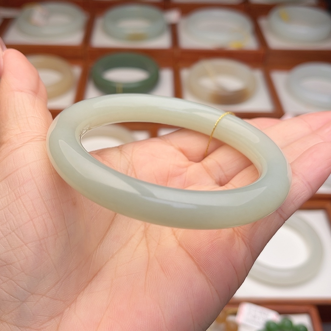 和田玉未镶嵌手镯57.6