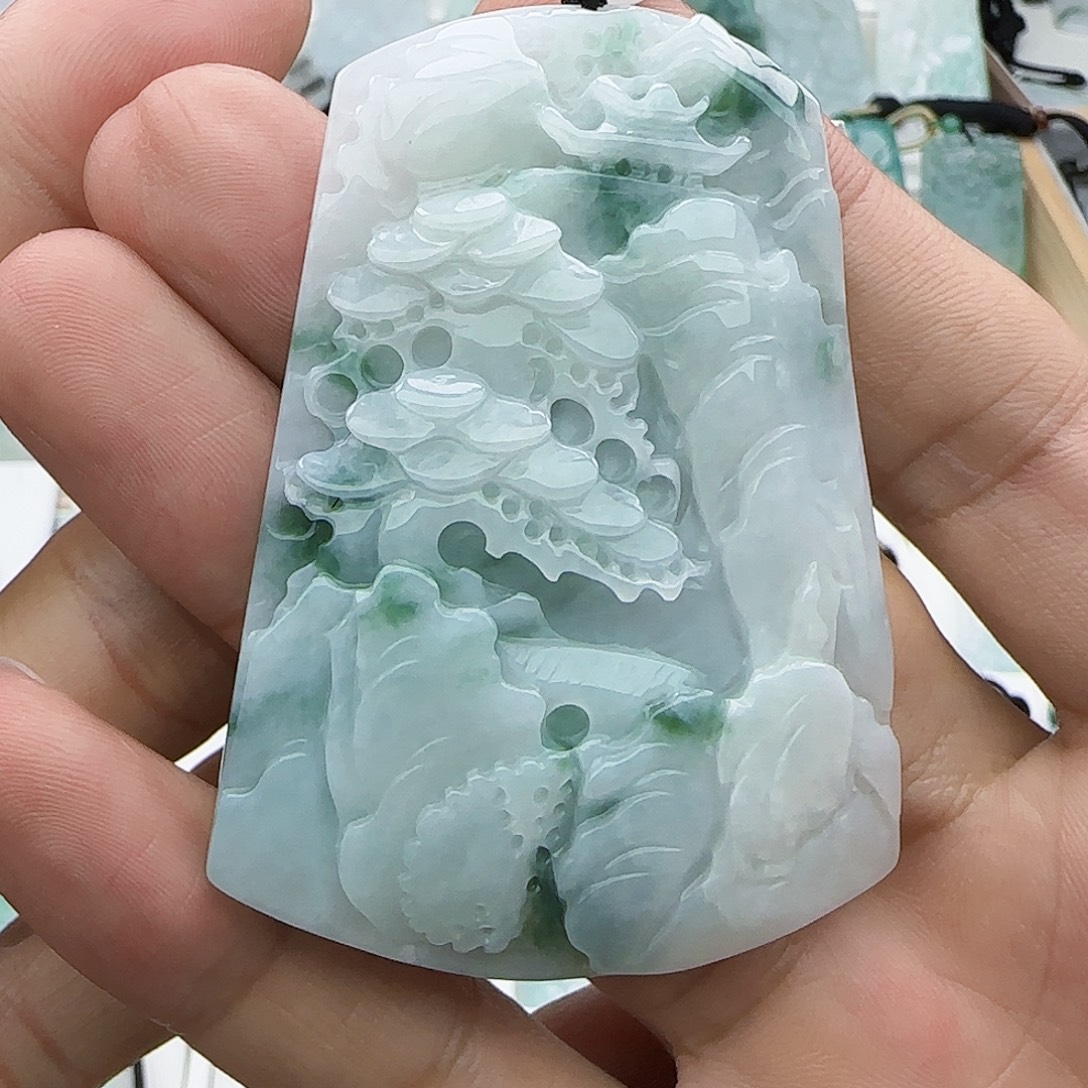 翡翠未镶嵌颈饰翡翠