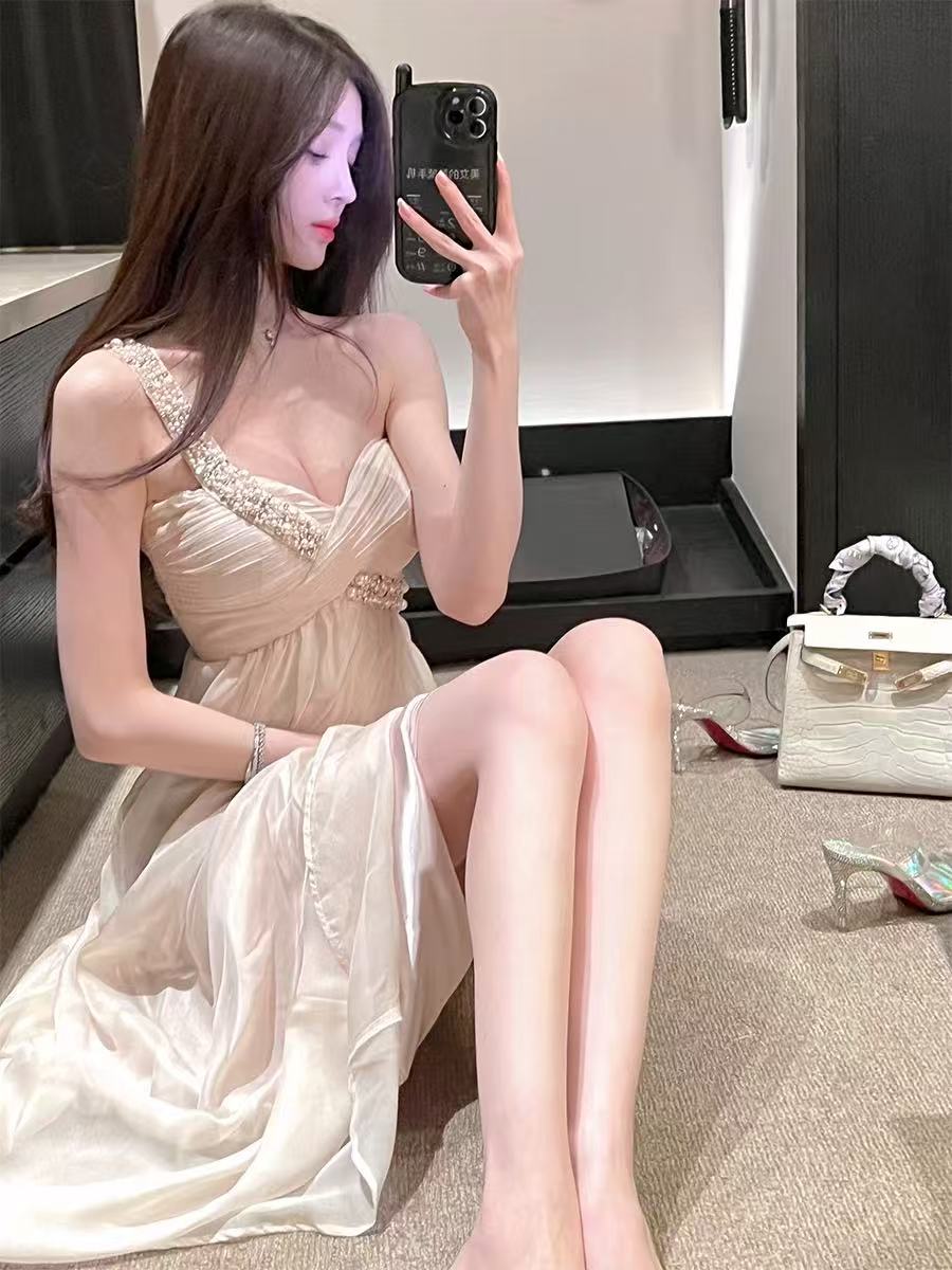 梦梦 MENGMENG｛古早美女 新款纯欲甜美珍珠手工连衣长裙套装}