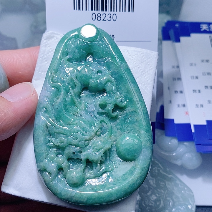 翡翠未镶嵌颈饰天光墟翡翠市场现金代购