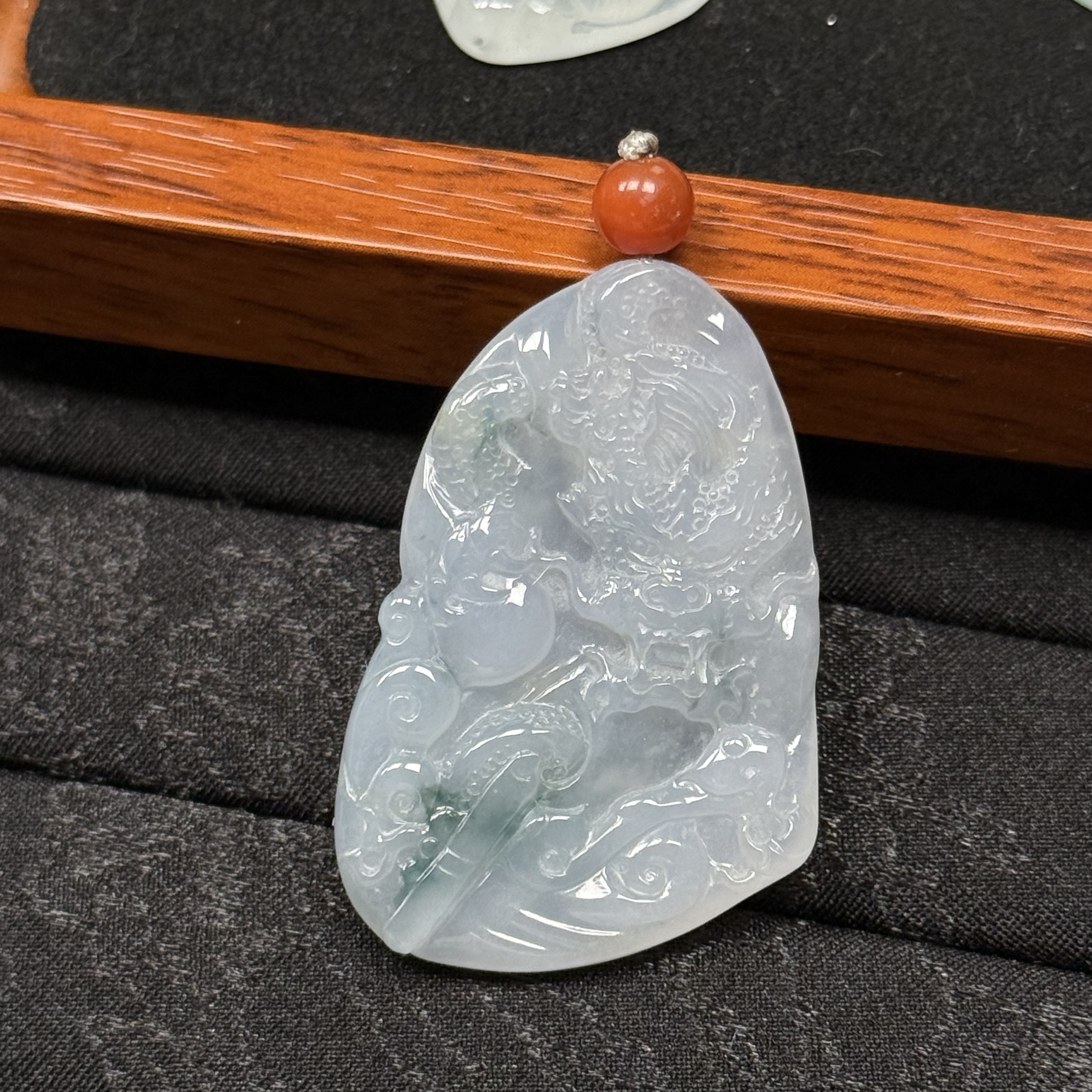 翡翠龙牌随形 雕工精致 吊坠