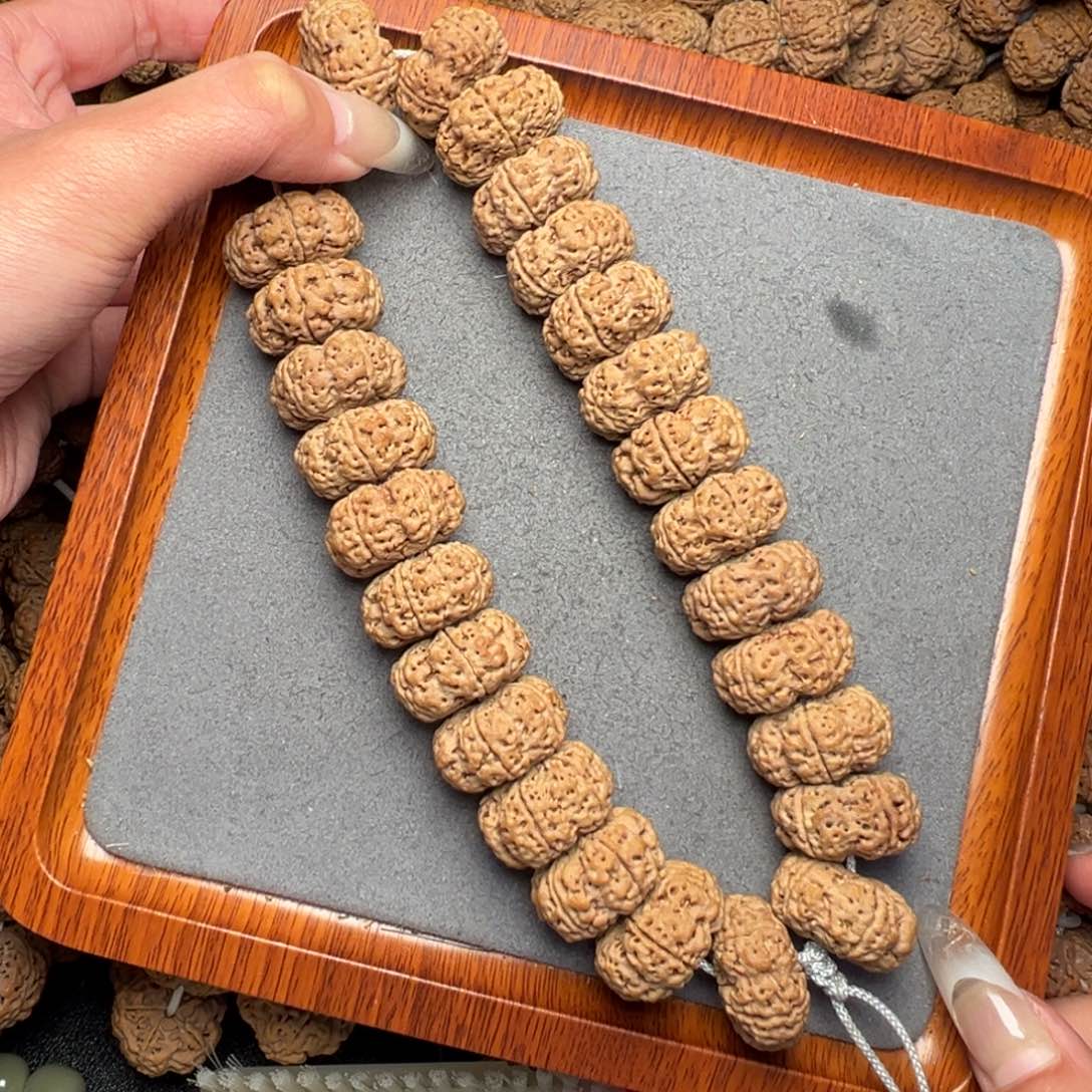 菩提28号尼泊尔大金刚25.5梅花夹板定制手持