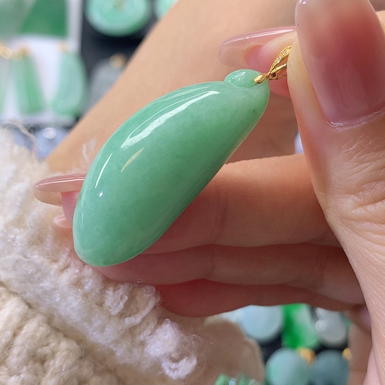 【闪购商品】翡翠吊坠(不含链)18K金镶嵌