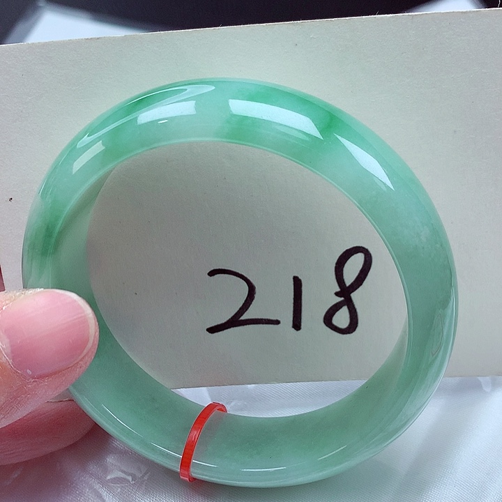 翡翠未镶嵌手镯翡翠