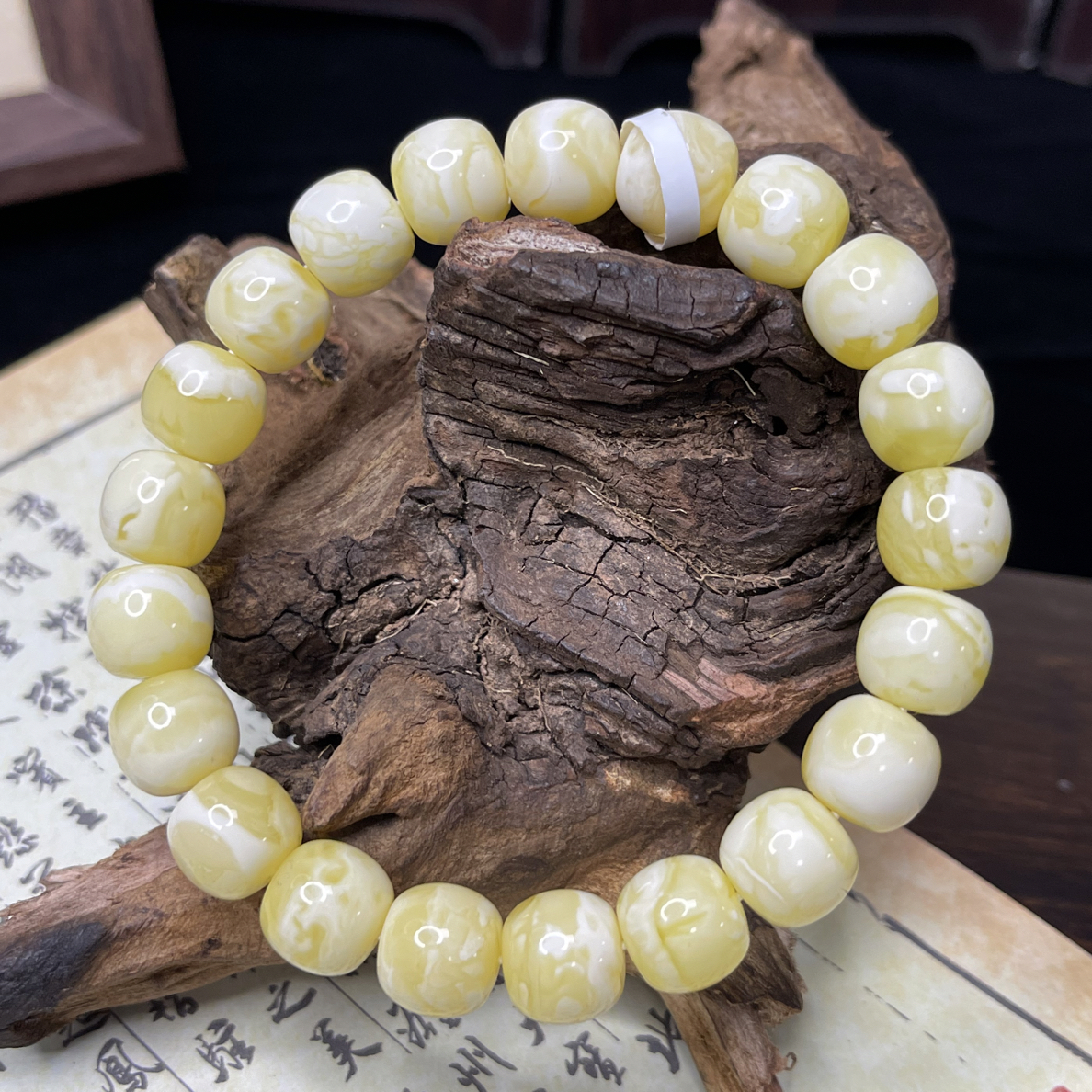 【云川】10.5mm同料瓷白妖花蜜蜡老型手串