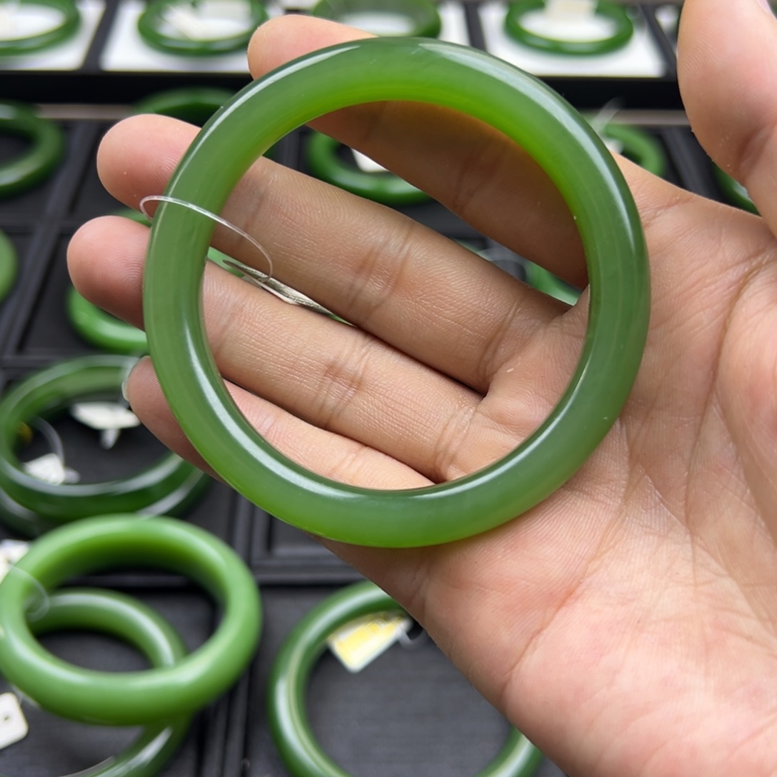 和田玉（碧玉）未镶嵌手镯59冰底起荧光一细满猫眼