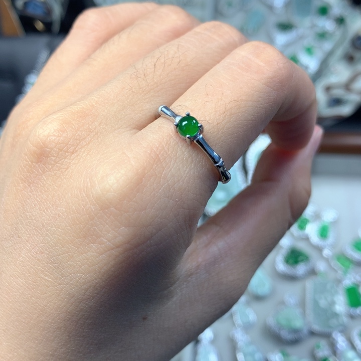 翡翠未镶嵌戒指戒指